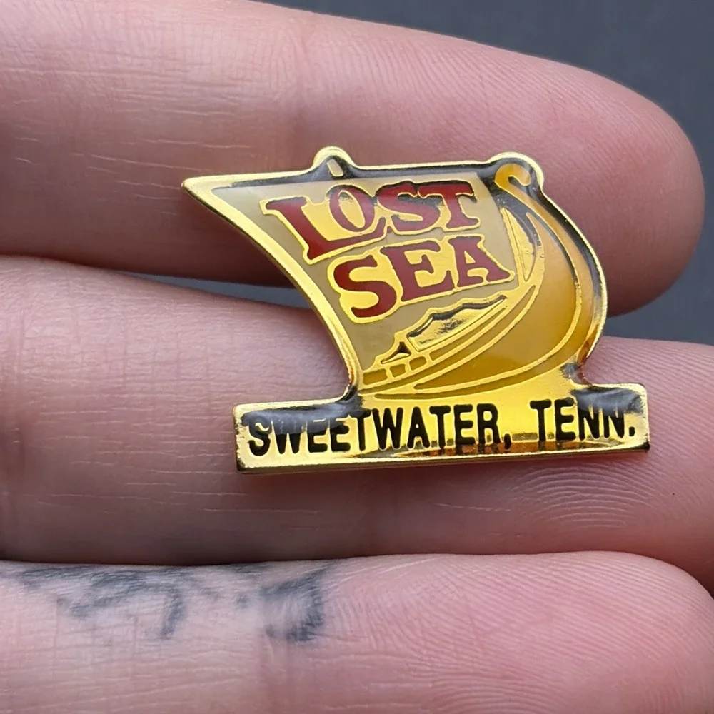 Lost Sea Sweetwater Tennessee‎ Lapel Hat Pin